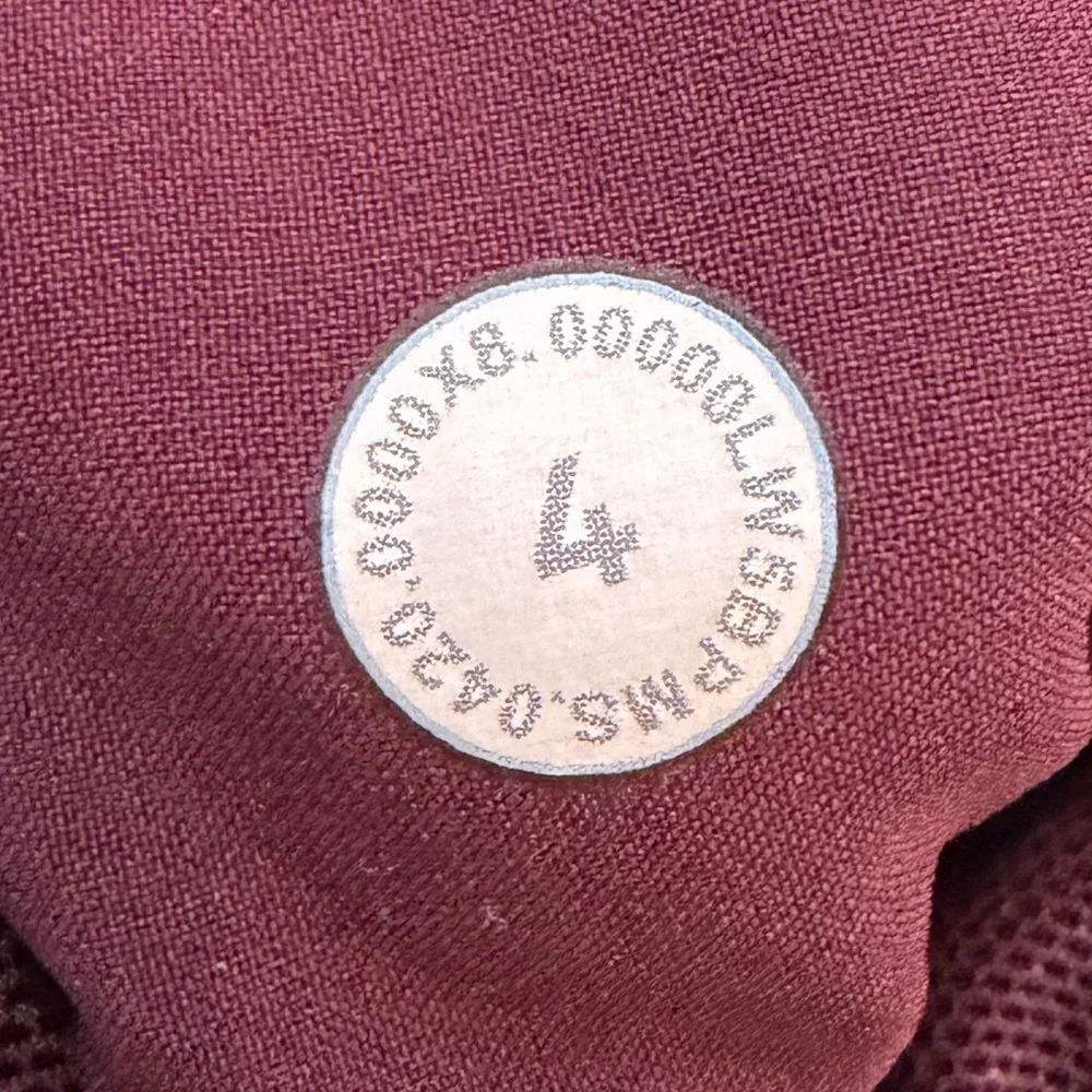 Lululemon On The Fly Pant 
Size 4 - Picture 3 of 5